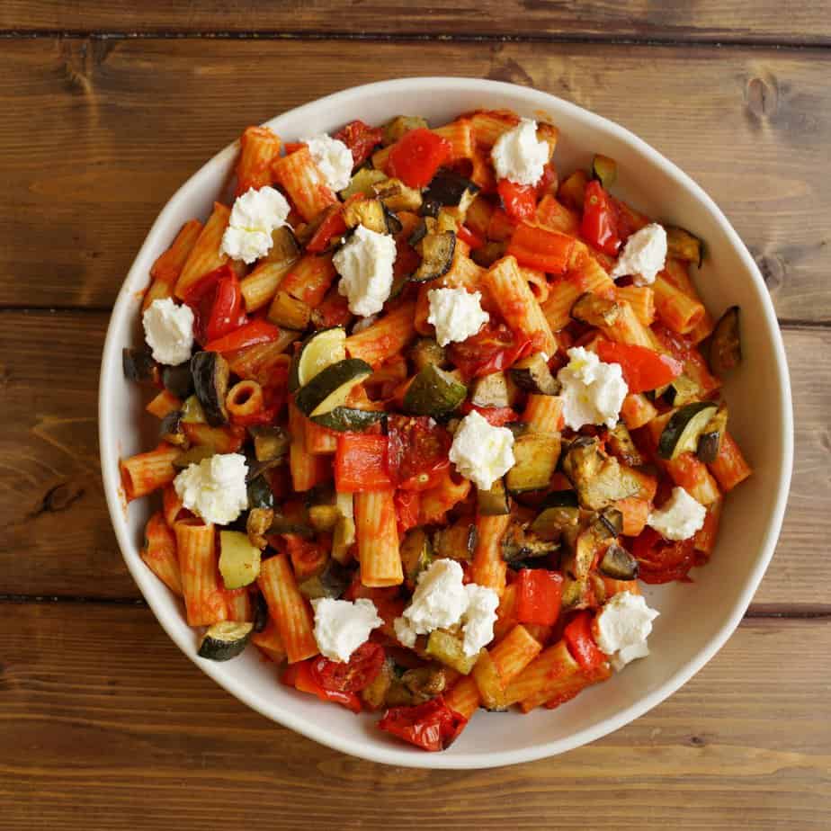 Enkel pasta med ugnsrostade grönsaker och ricotta Matinspo se