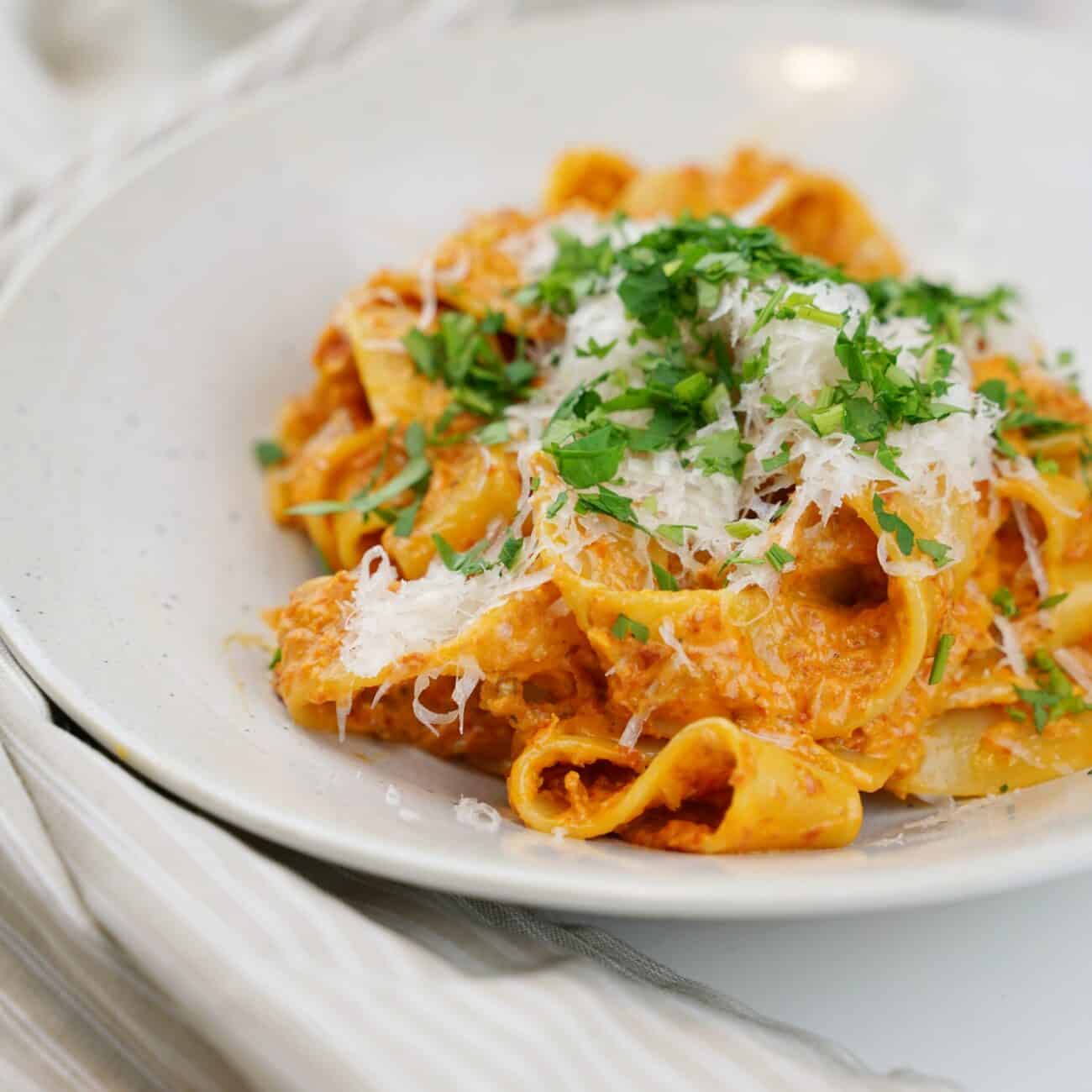 Snabb pasta med soltorkade tomater 