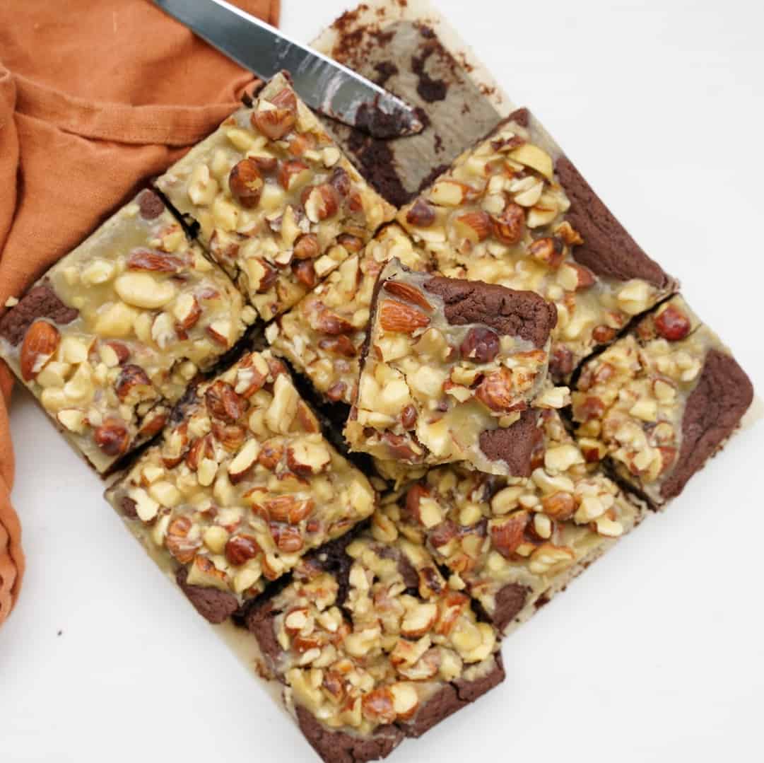 Brownie med nötkola