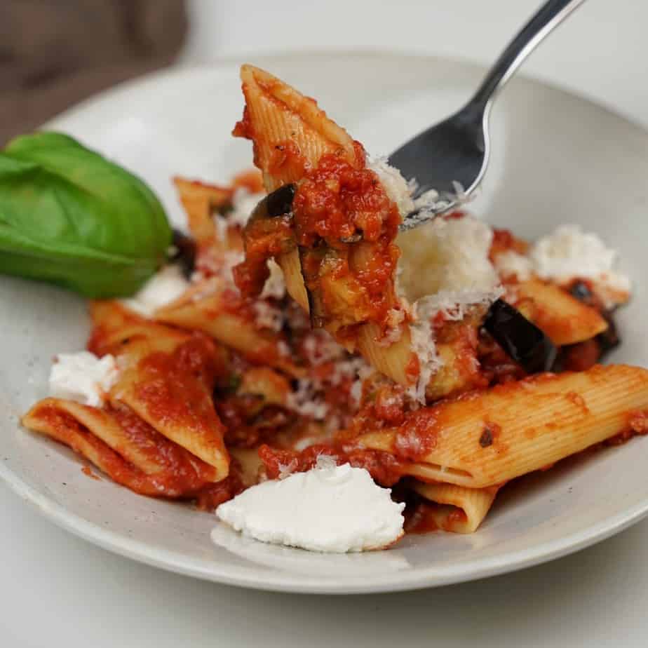 Pasta alla norma - pasta med tomatsås och aubergine 