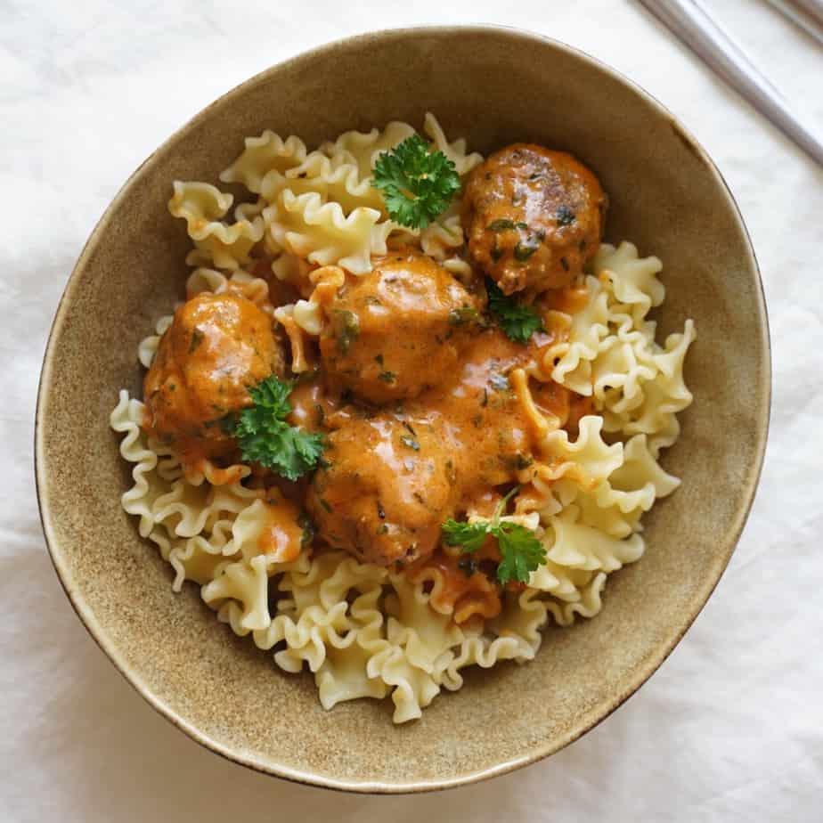 Ungerska köttbullar med pasta 