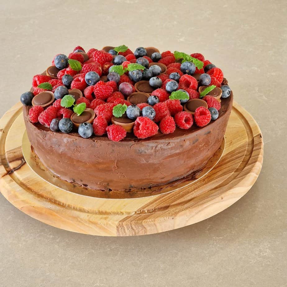 Chokladtårta med vaniljkräm och hallonmousse